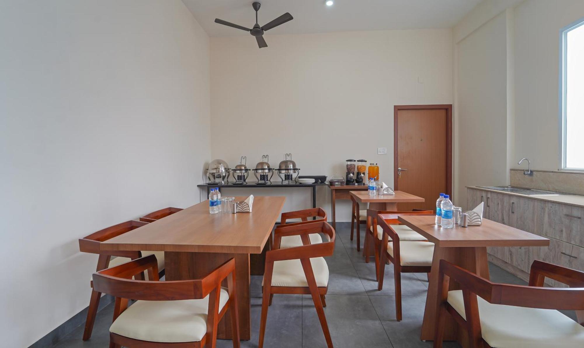 Itsy Hotels Avani Stays, Vyttila, Kochi Exterior photo