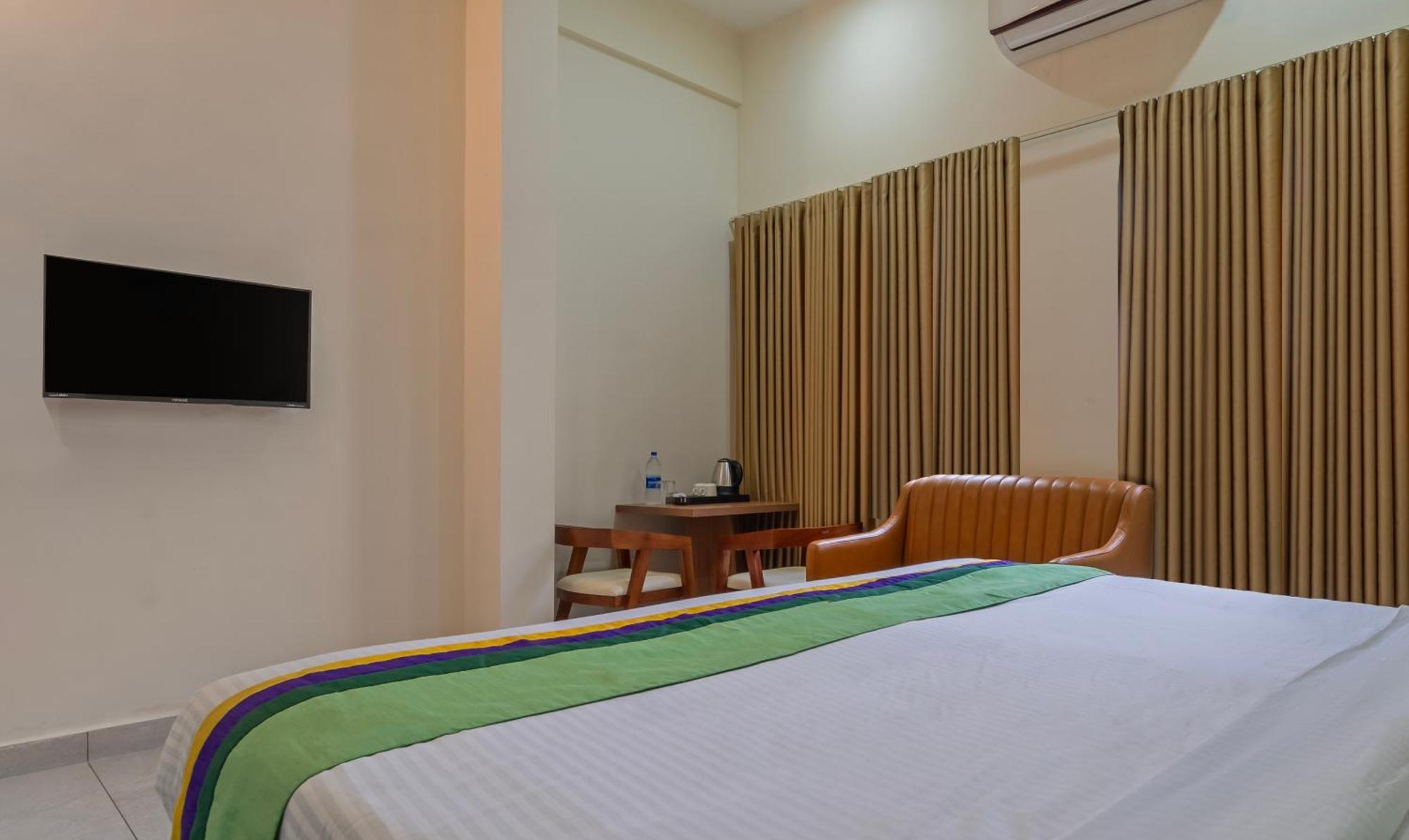 Itsy Hotels Avani Stays, Vyttila, Kochi Exterior photo