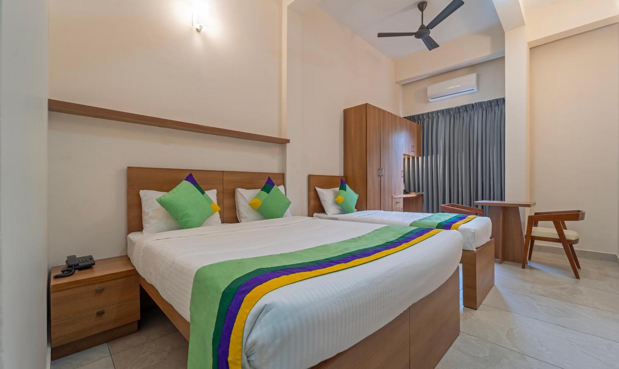 Itsy Hotels Avani Stays, Vyttila, Kochi Exterior photo