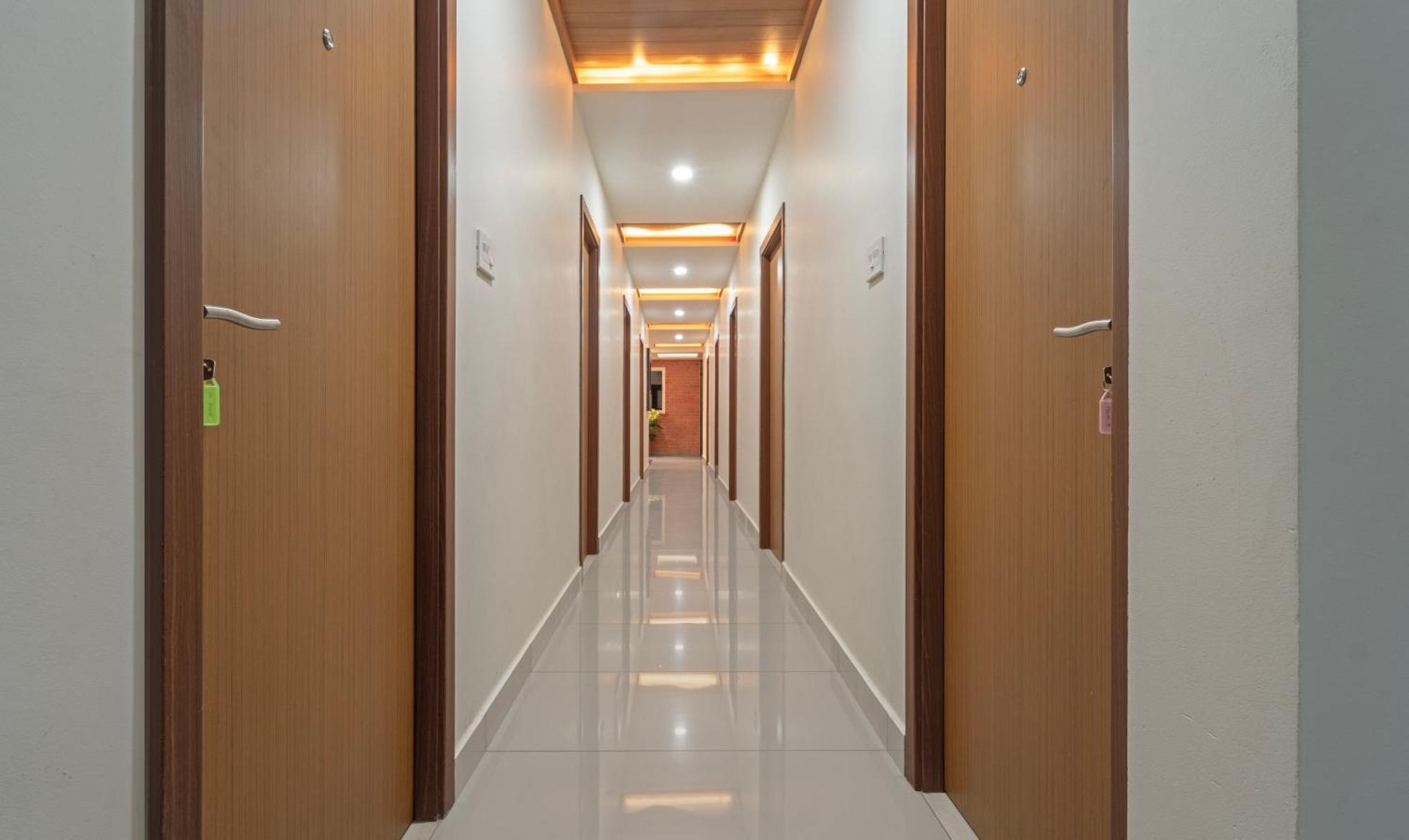 Itsy Hotels Avani Stays, Vyttila, Kochi Exterior photo